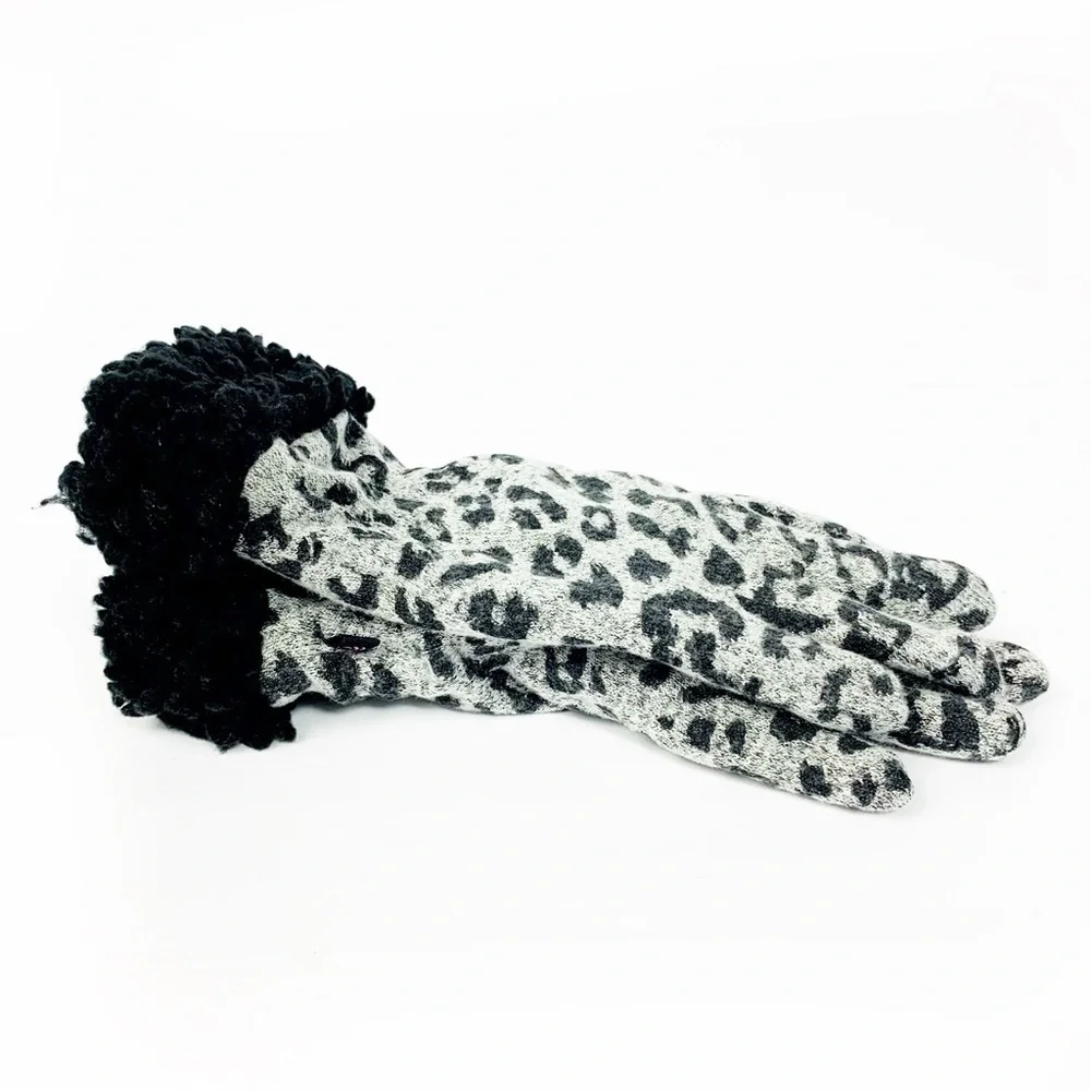 NWT Cuddl Duds 2-Pc Leopard Touchscreen Glove & Headband Set • Cozy Gift